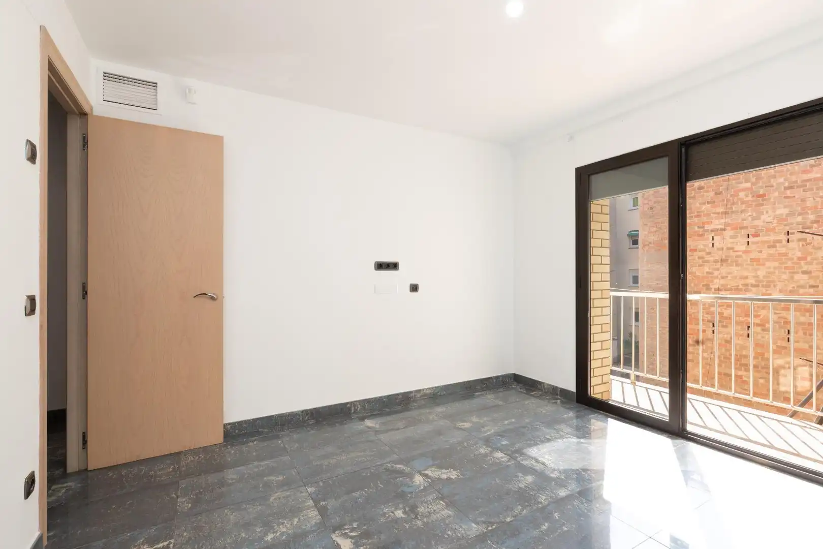 Dachboden zum Verkauf in Manresa mit Klimaanlage, Terrasse und Abstellraum