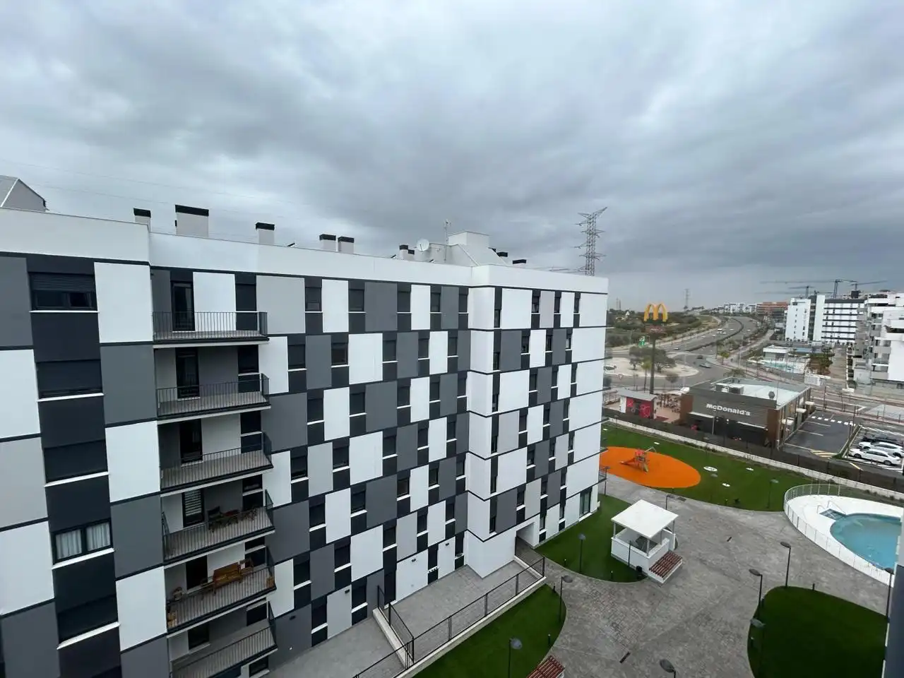 Appartement avec ascenseur à louer à Entrenúcleos