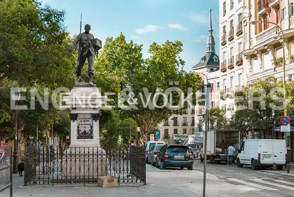 Vista exterior de Piso en venta en Madrid con Aire acondicionado y Calefacción