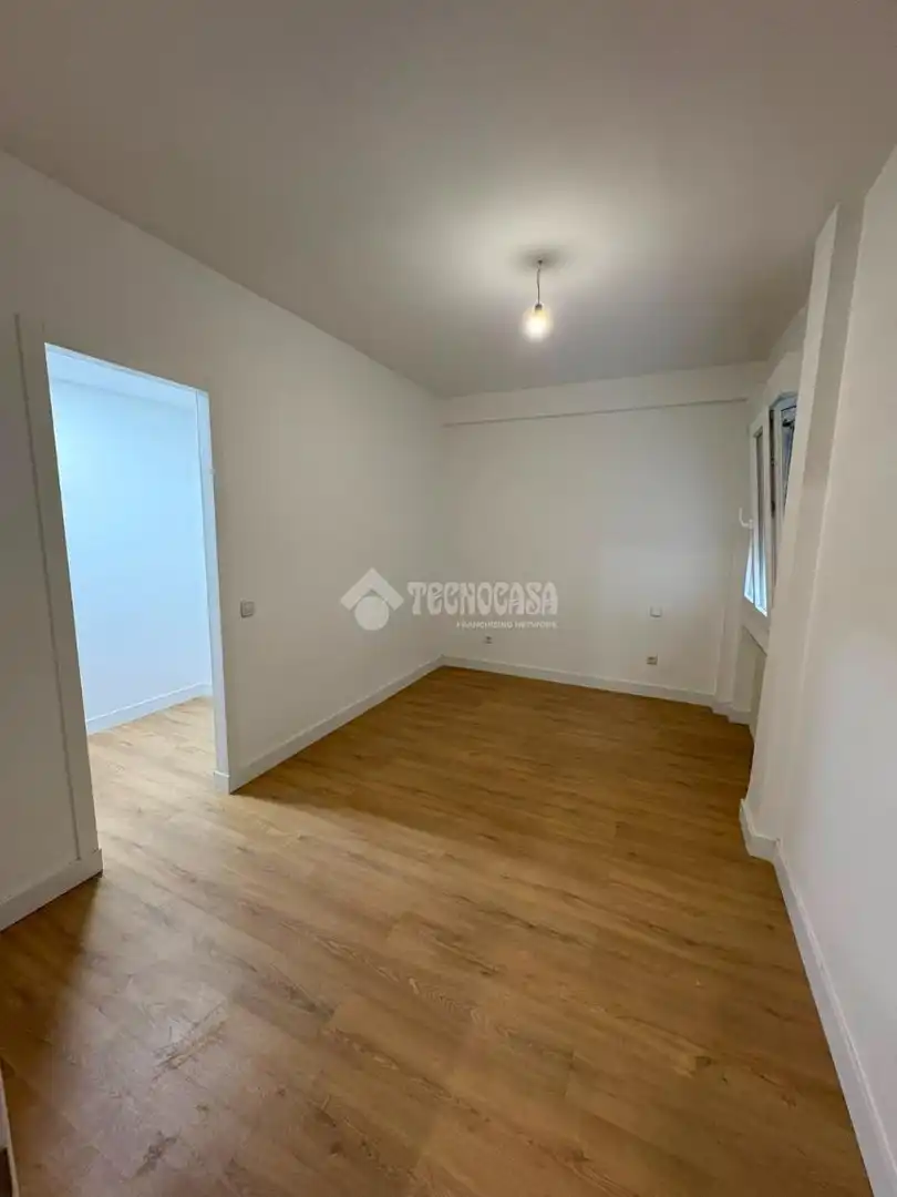 Bedroom of Flat for rent in Madrid