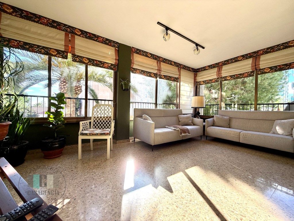 Sala d'estar de Apartament en venda en Benicasim / Benicàssim amb Jardí privat, Terrassa i Piscina