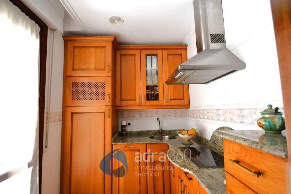 Cocina de Casa adosada en venta en Lardero con Calefacción, Terraza y Trastero