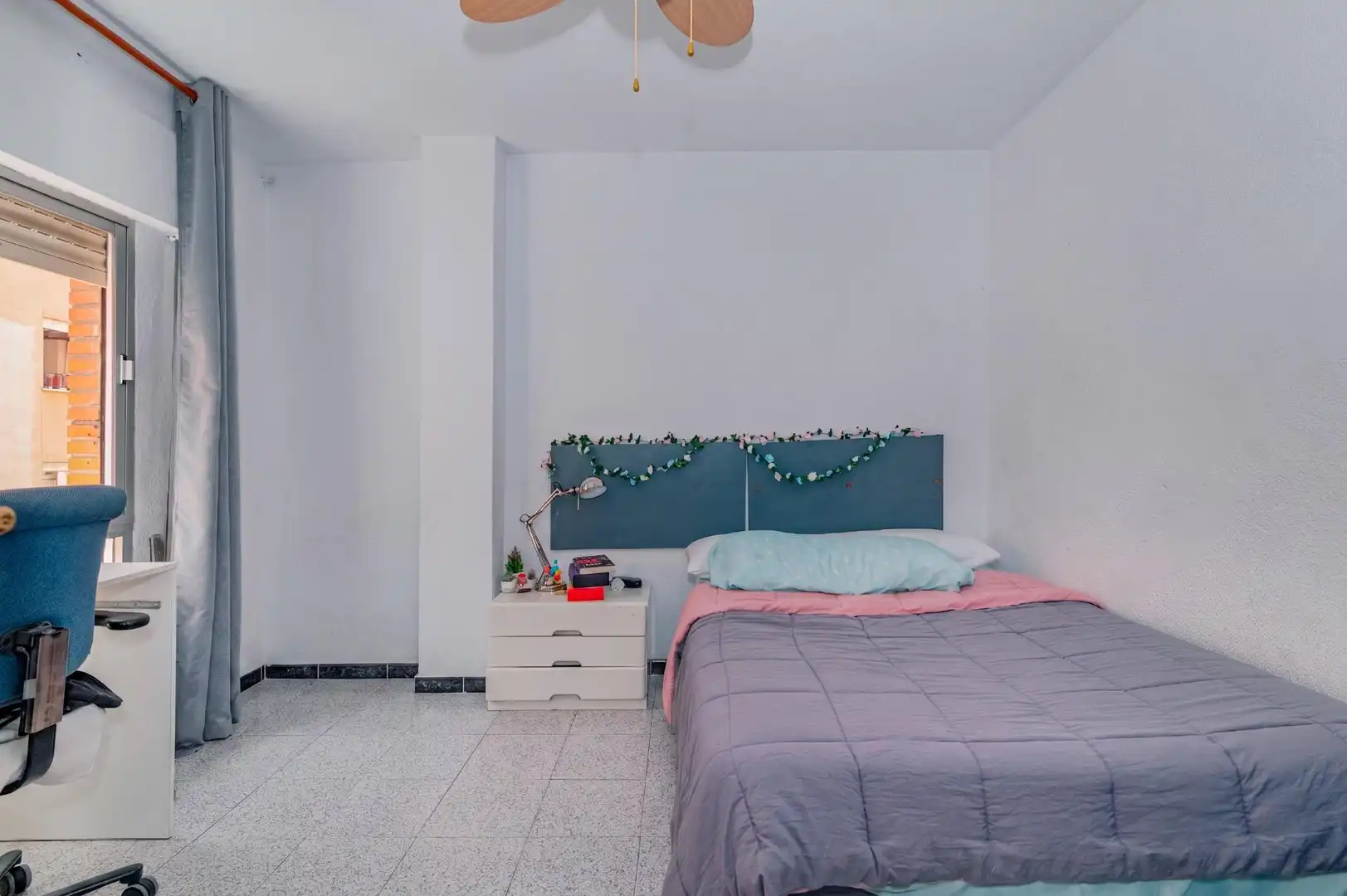 Habitación de Piso en venta en Granada con Amueblado