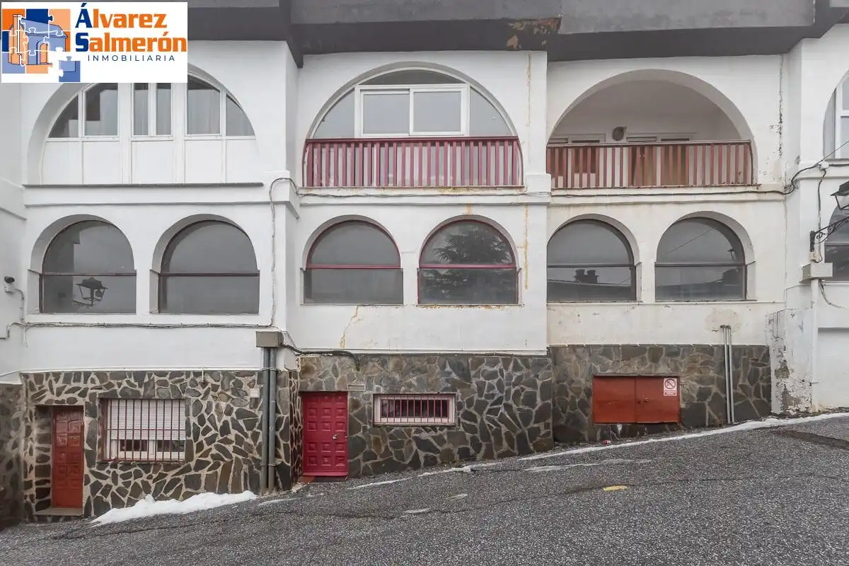 Vista exterior de Casa o xalet en venda en Sierra Nevada amb Calefacció