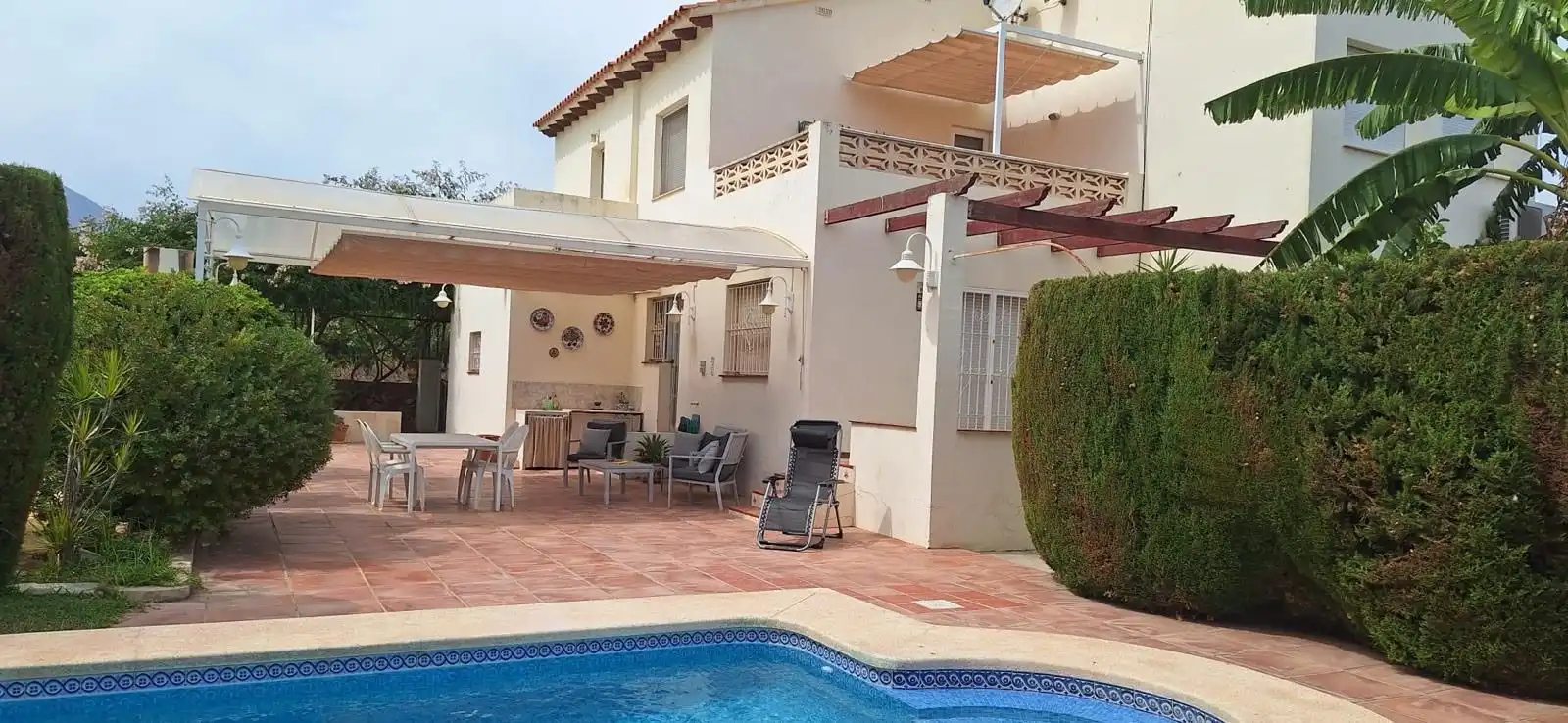 Casa en alquiler en Pueblo - Urbanizaciones