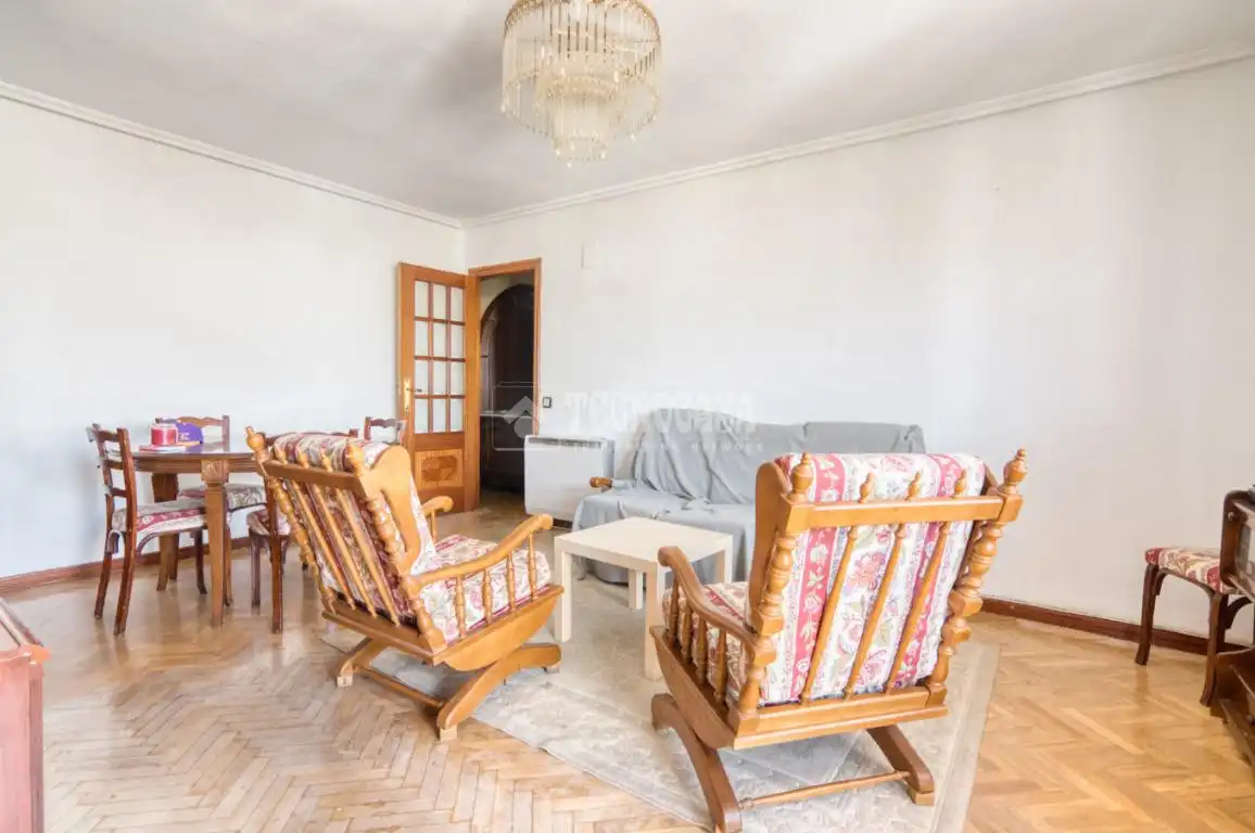 Sala de estar de Piso en venta en Salamanca con Calefacción y Balcón