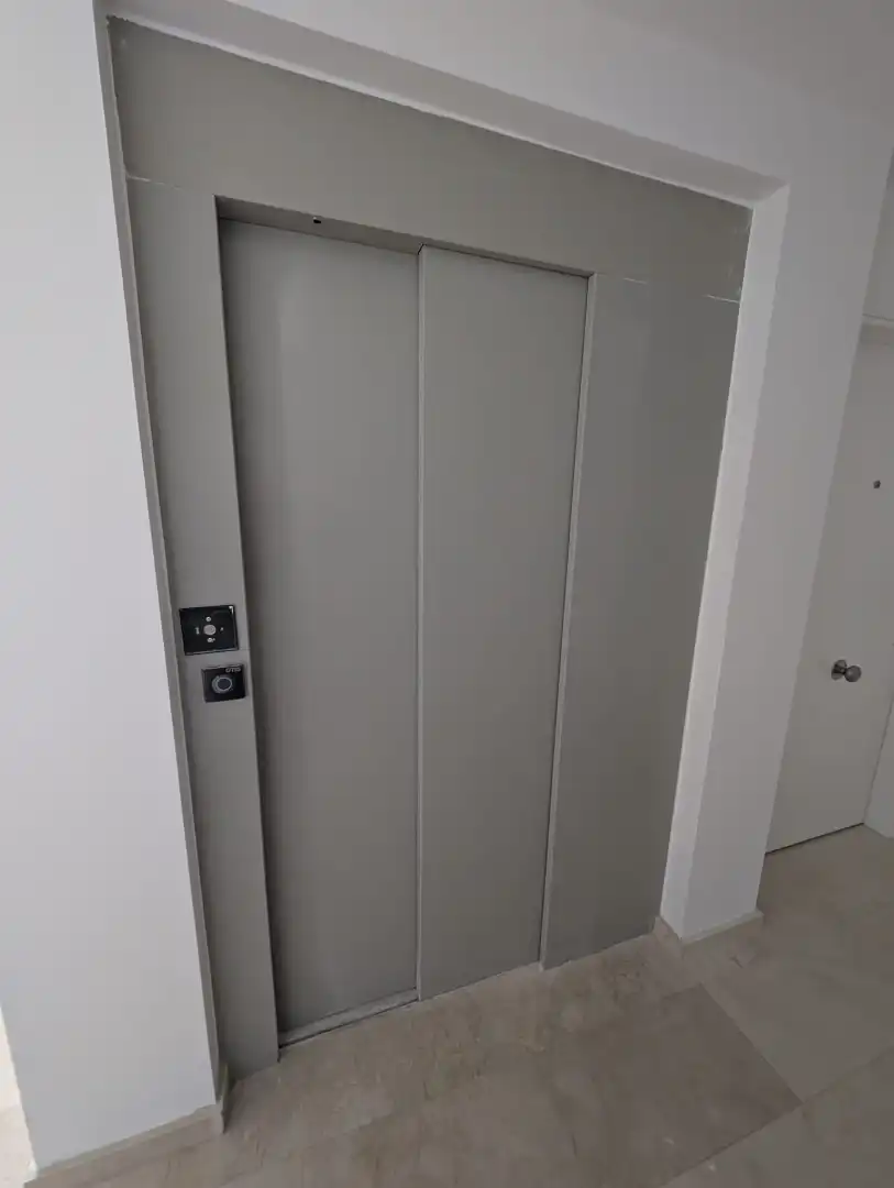 Wohnung zum Verkauf in Lucena mit Klimaanlage, Heizung und Abstellraum