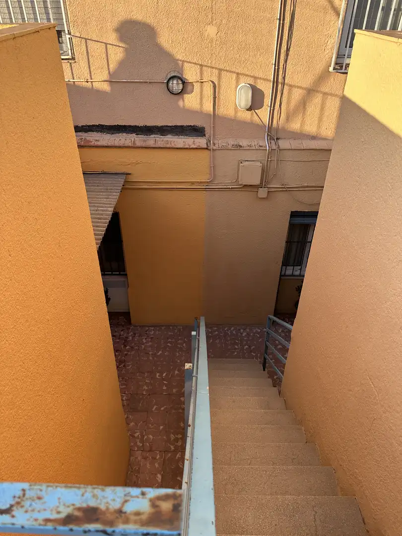 Exterior view of Flat for sale in Santa Coloma de Gramenet  with Terrace and Balcony