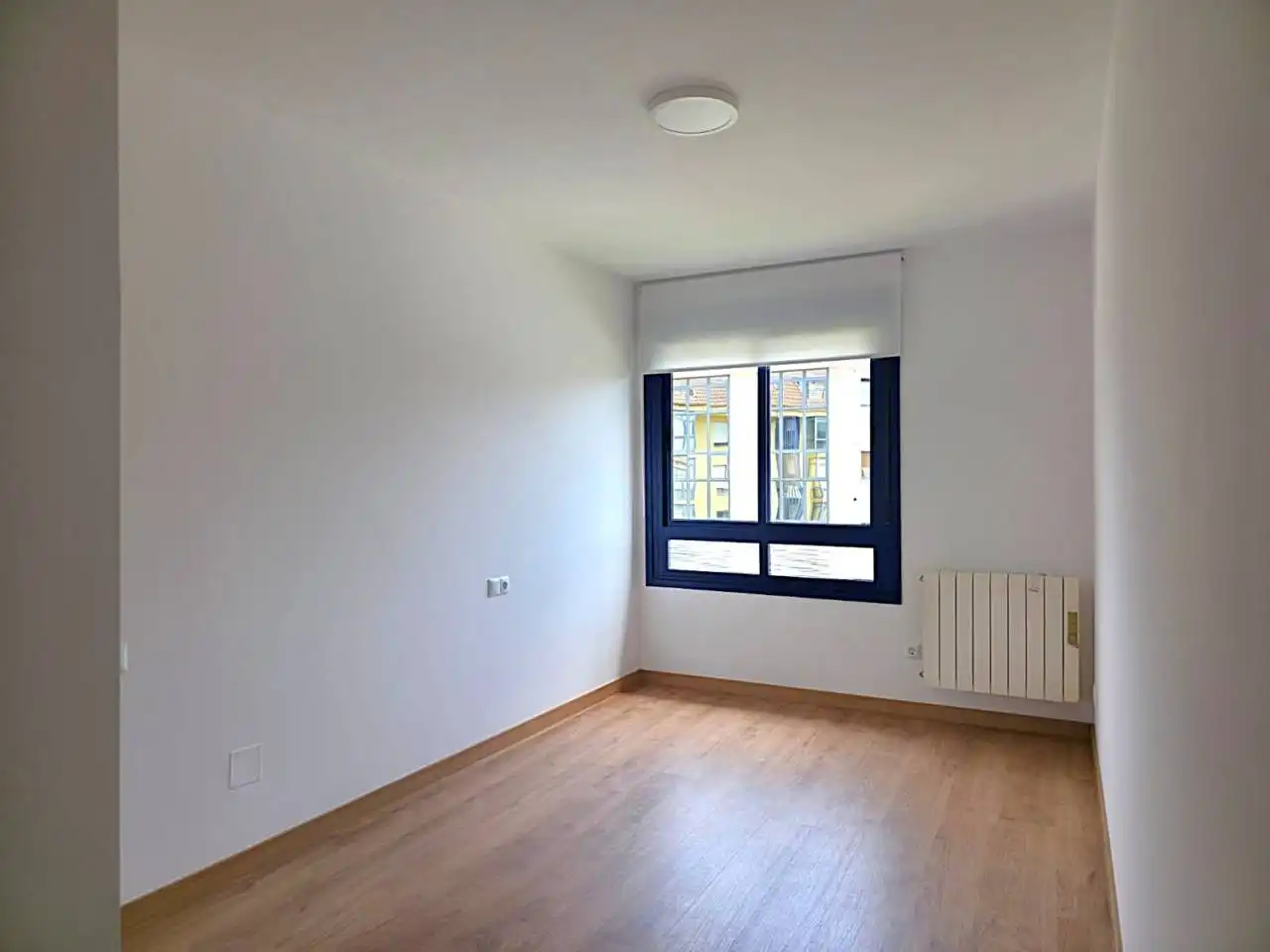 Habitación de Apartamento de alquiler en Sada (A Coruña) con Calefacción