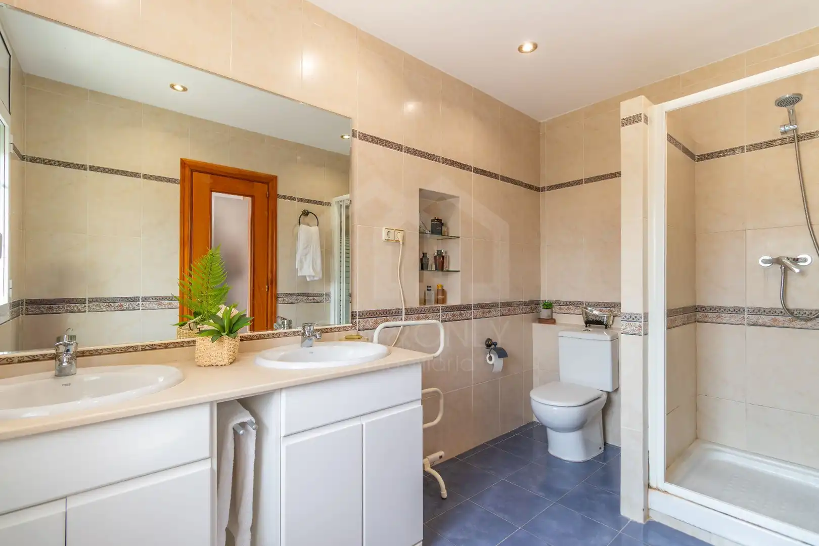 Bathroom of Houses for sale in Riudoms  with Air Conditioner, Heating and Private garden