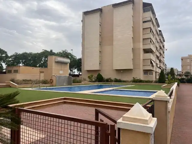 Reihenhaus mit Pool zum Verkauf in Calle de Josefina Manresa, imagen 4