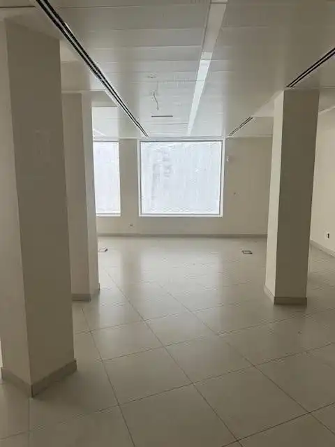 Commercial properties for rent in Calle Nuestra Señora de la Almudena, Vírgenes