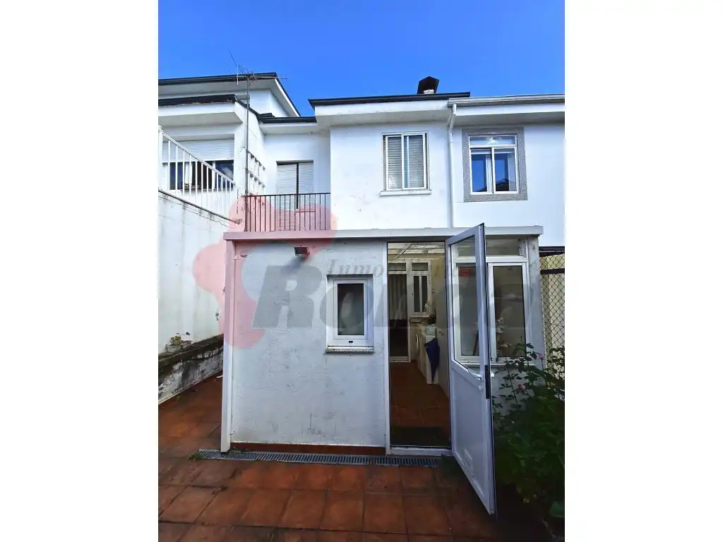Vista exterior de Casa adosada en venta en Lugo