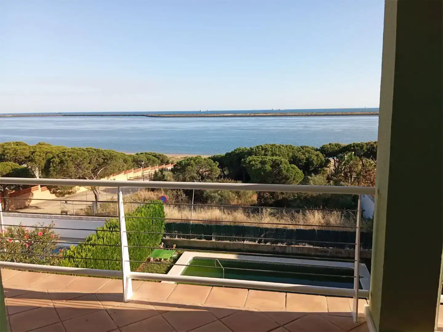 Terrasse von Wohnung zur Miete in Mazagón mit Klimaanlage, Privatgarten und Schwimmbad
