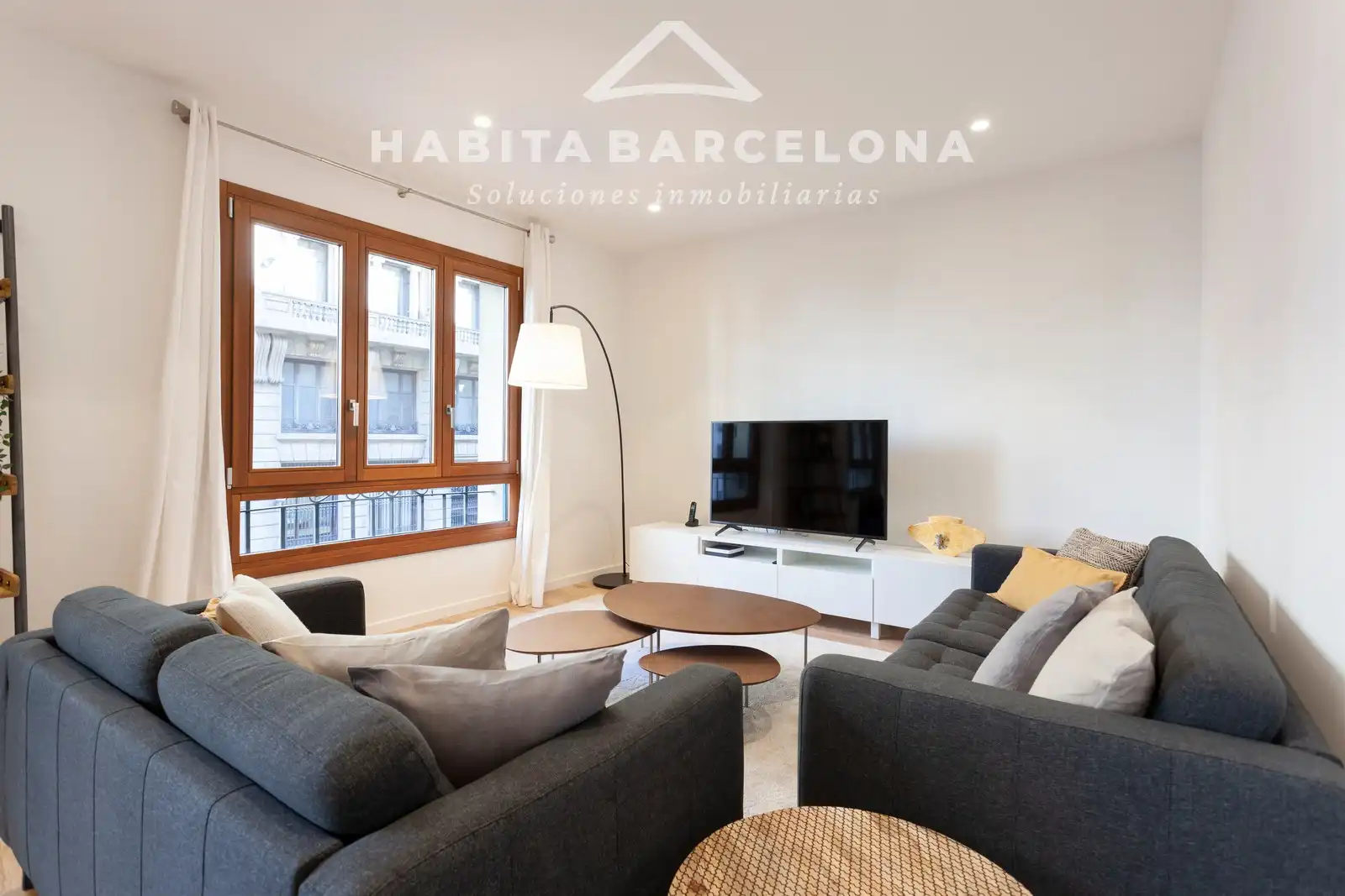 Sala de estar de Piso de alquiler en Barcelona con Aire acondicionado, Calefacción y Parquet
