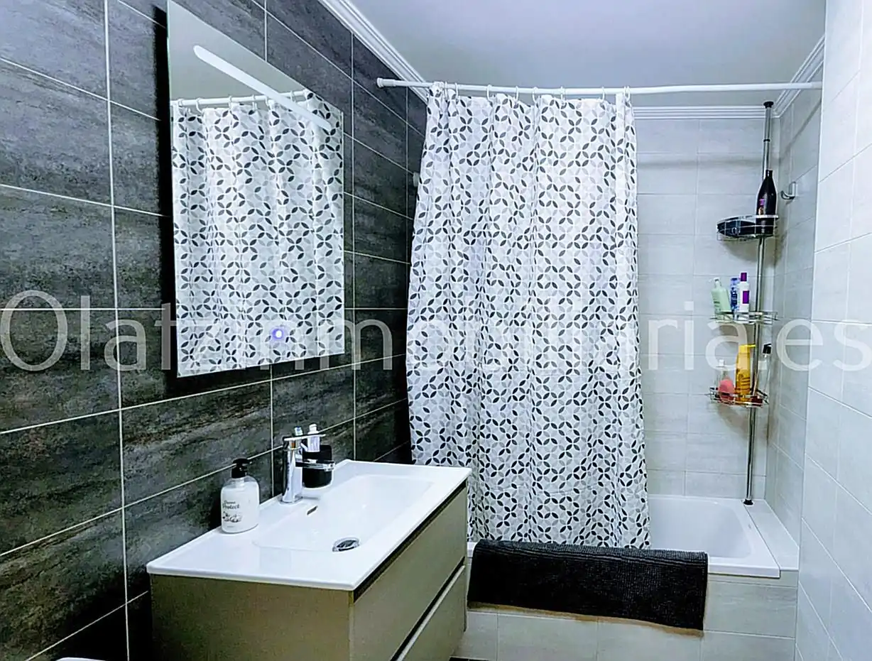 Bathroom of Flat for sale in Amorebieta-Etxano  with Heating, Balcony and Community pool
