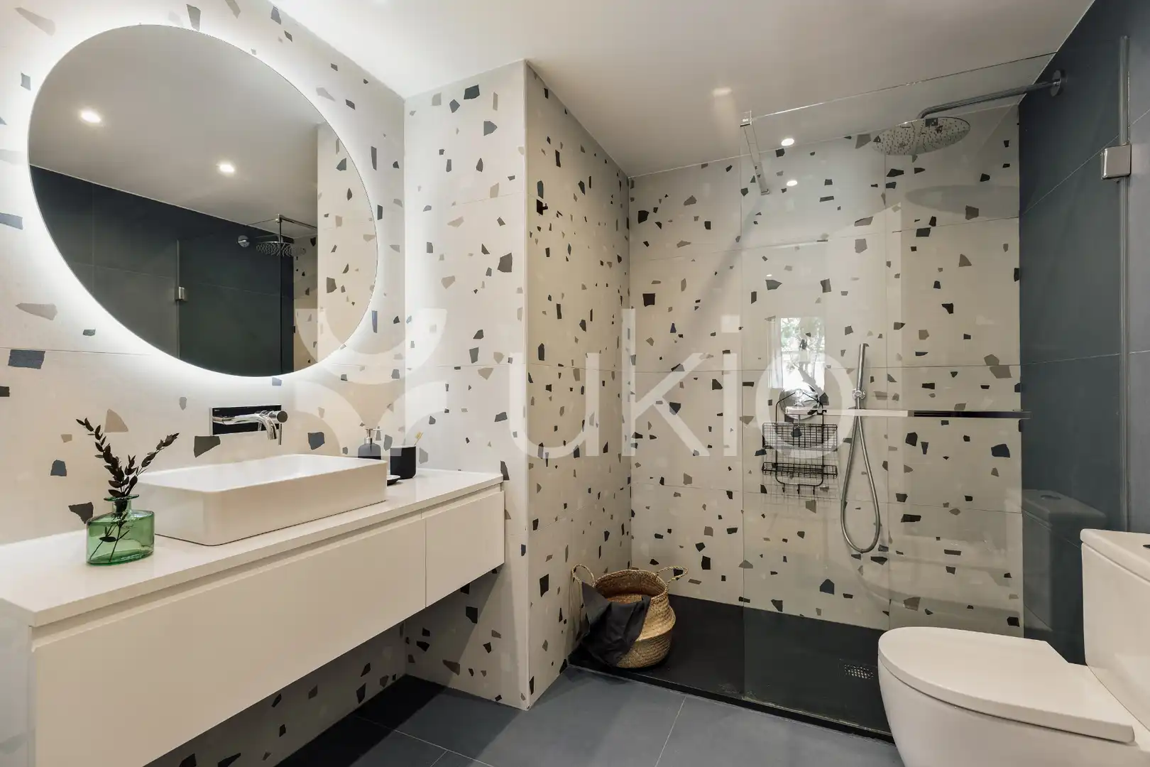 Badezimmer von Wohnungen zur Miete in Barcelona mit Klimaanlage, Heizung und Terrasse