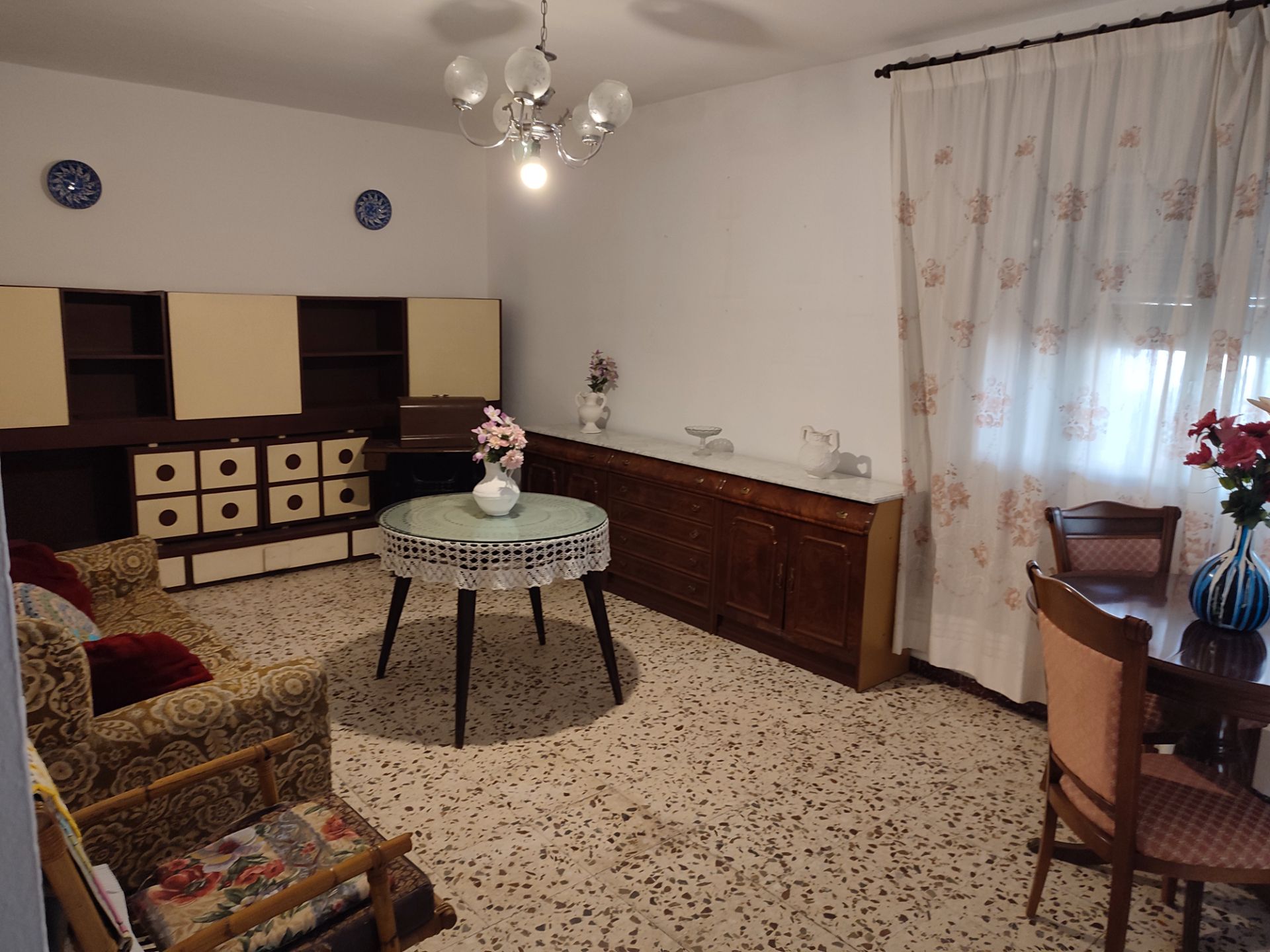 Sala d'estar de Casa o xalet en venda en Gerena amb Jardí privat i Traster