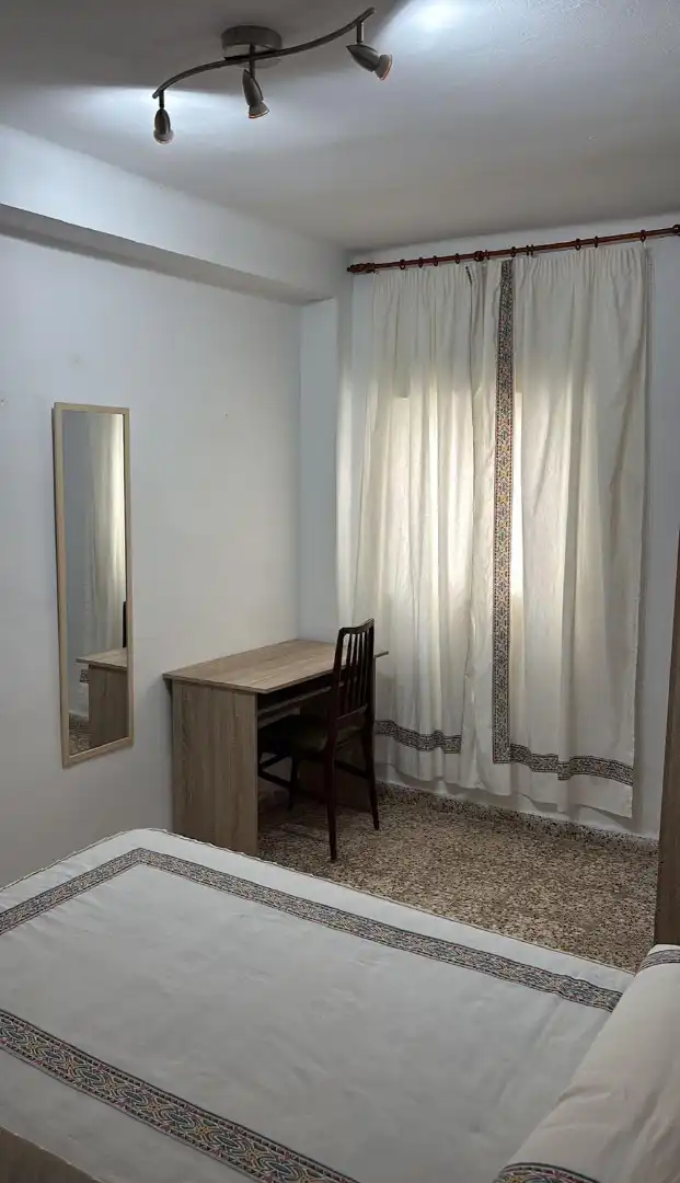 Habitación de Piso en venta en Almería con Aire acondicionado y Balcón