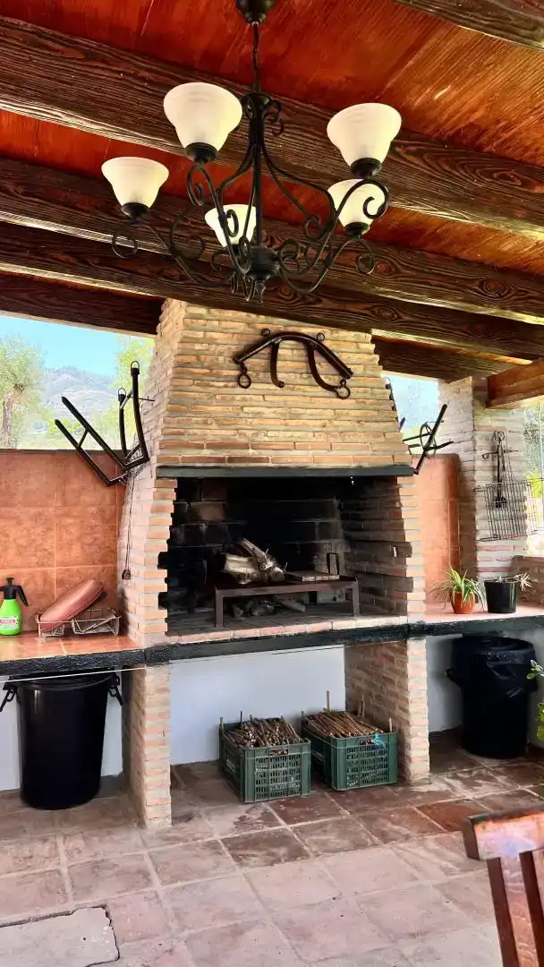 Country house zur Miete in Alozaina mit Klimaanlage, Privatgarten und Abstellraum