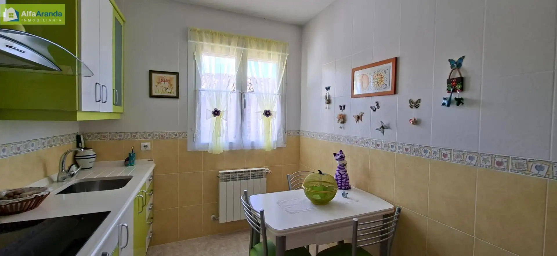 Cuina de Casa o xalet en venda en Fuentenebro amb Calefacció, Jardí privat i Traster
