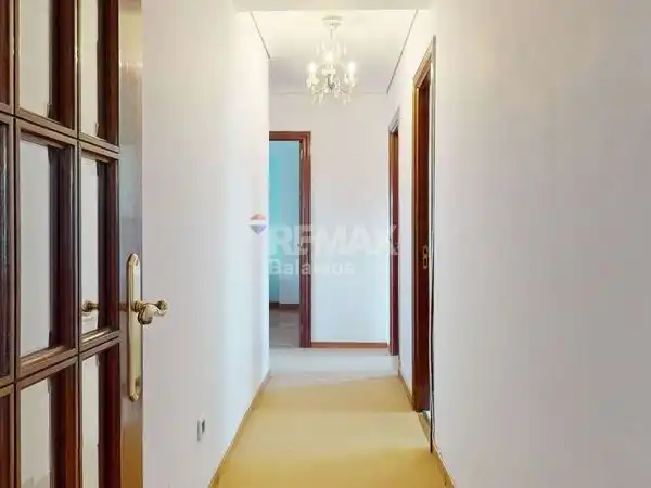 Piso en venta en Vigo  con Calefacción, Parquet y Trastero