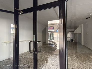 Local comercial en venda a Carrer de Puig i Cadafalch 12