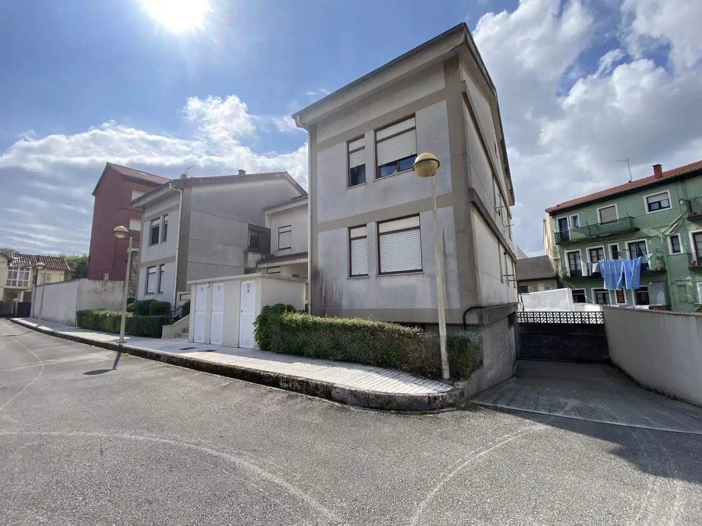 Vista exterior de Piso en venta en Torrelavega  con Calefacción, Parquet y Terraza