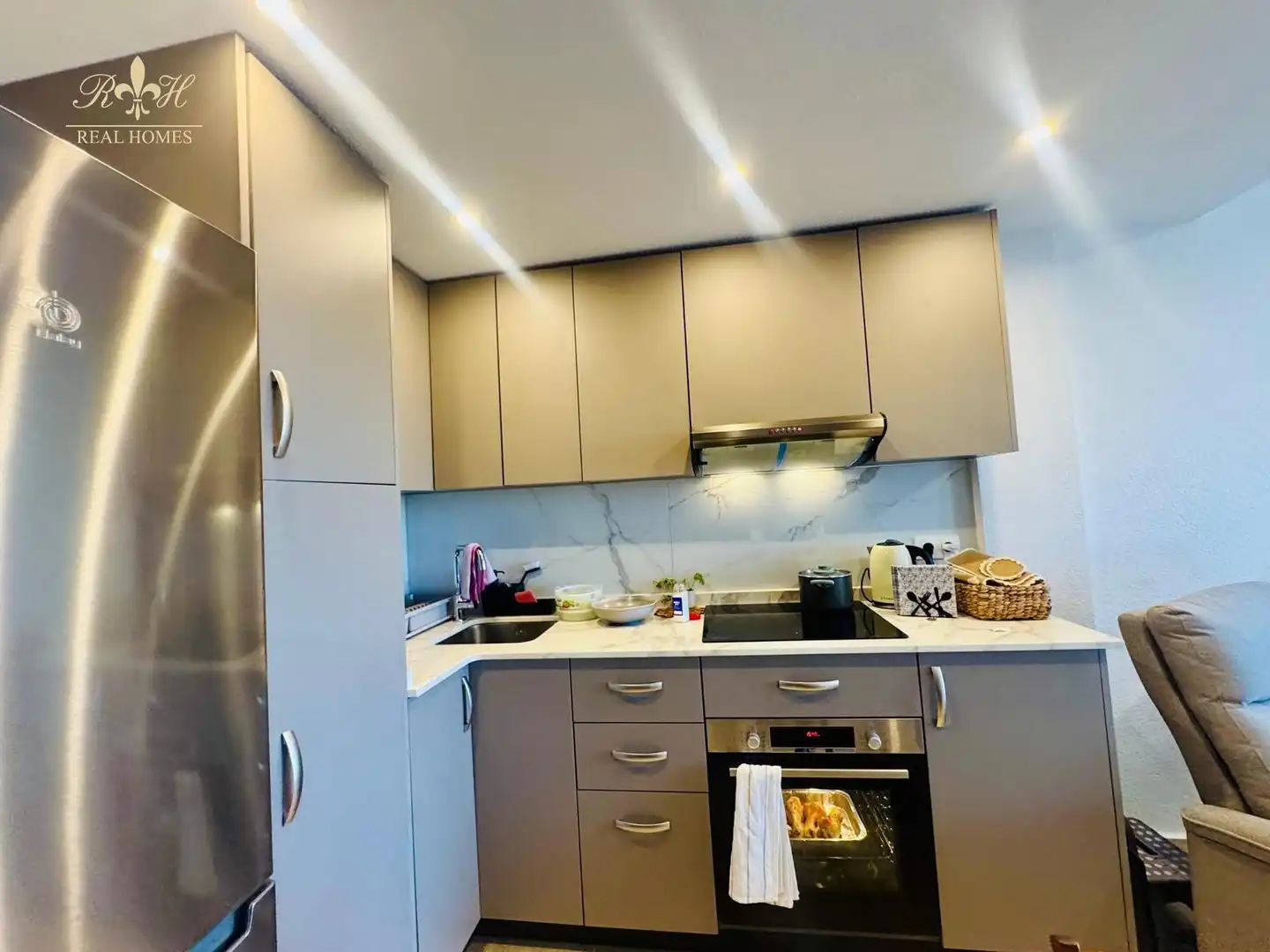 Cocina de Piso de alquiler en L'Alfàs del Pi con Aire acondicionado, Terraza y Piscina