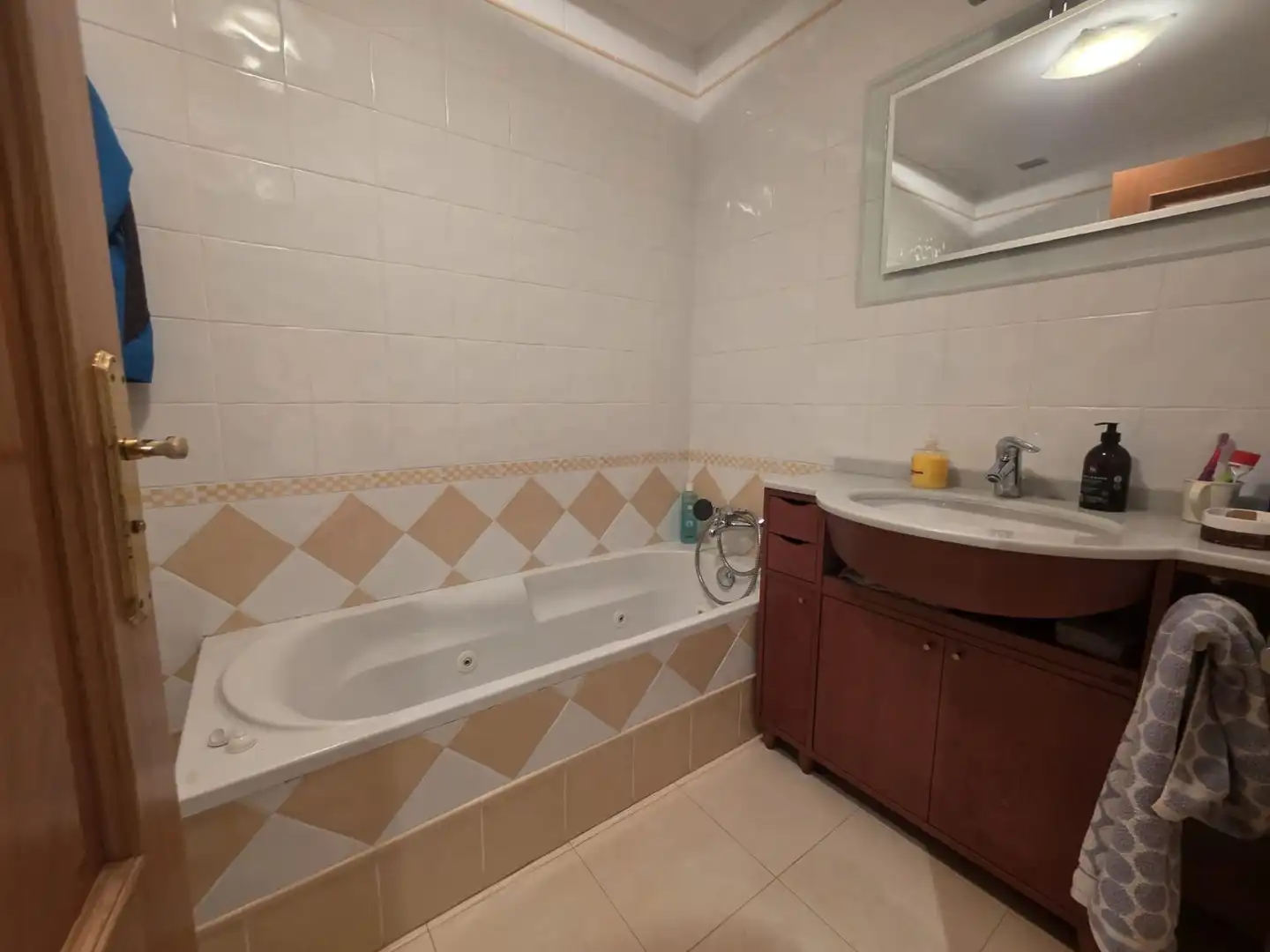 Badezimmer von Dachboden zum Verkauf in Mondariz-Balneario mit Heizung, Terrasse und Abstellraum
