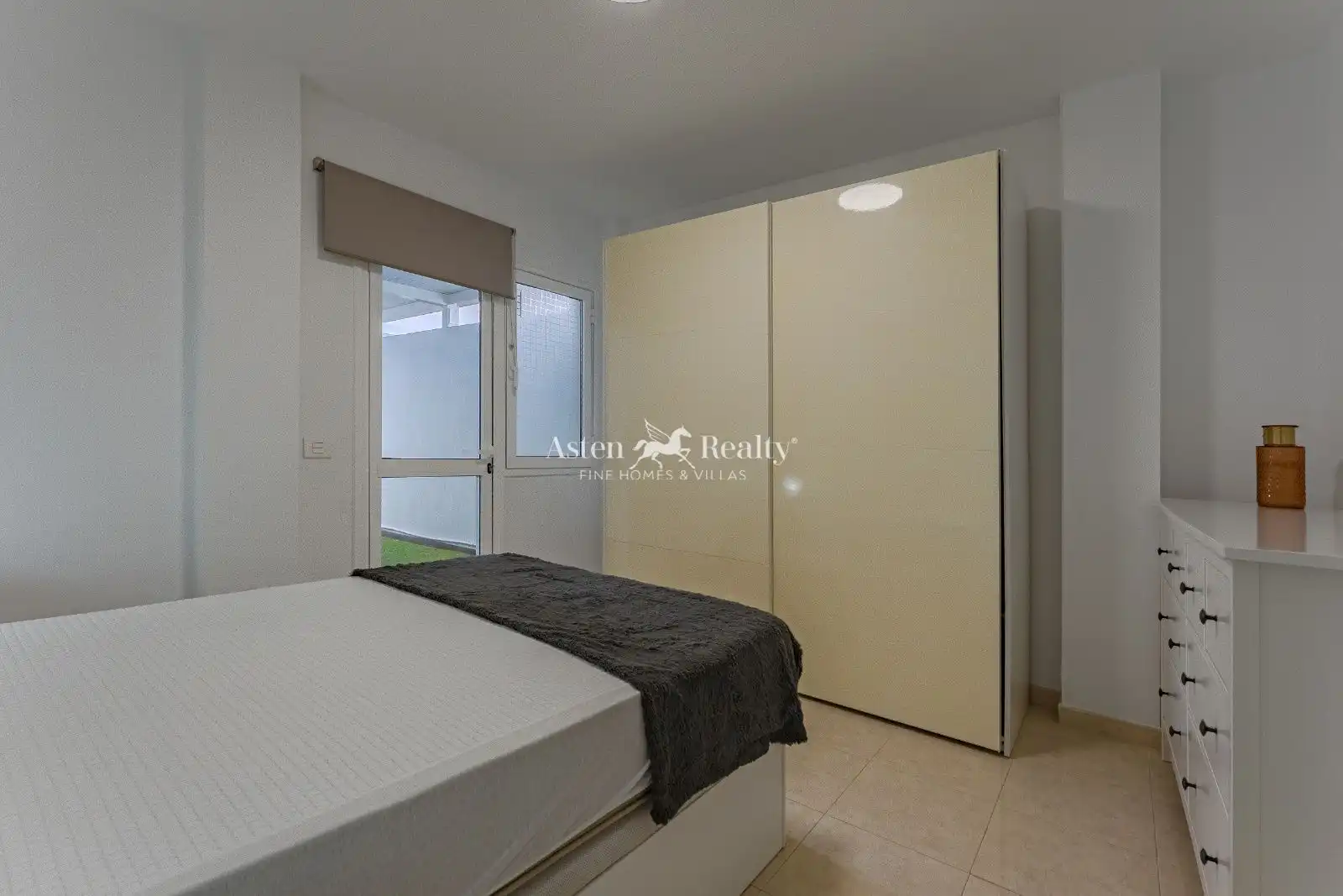 Habitación de Piso en venta en Arona con Terraza, Trastero y Amueblado