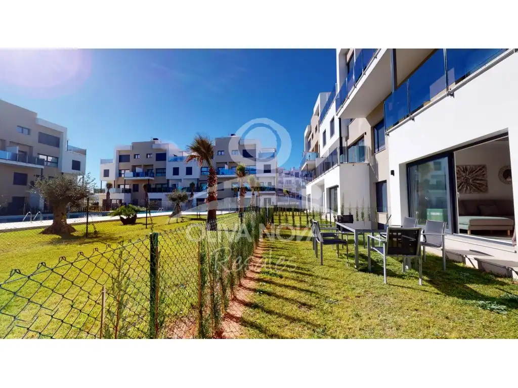 Vista exterior de Apartament en venda en Oliva amb Aire condicionat, Jardí privat i Piscina