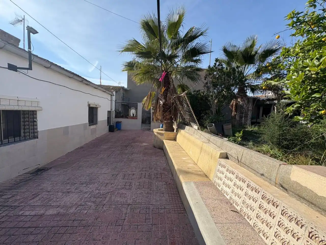 Vista exterior de Casa o xalet en venda en Alicante / Alacant amb Aire condicionat, Jardí privat i Terrassa