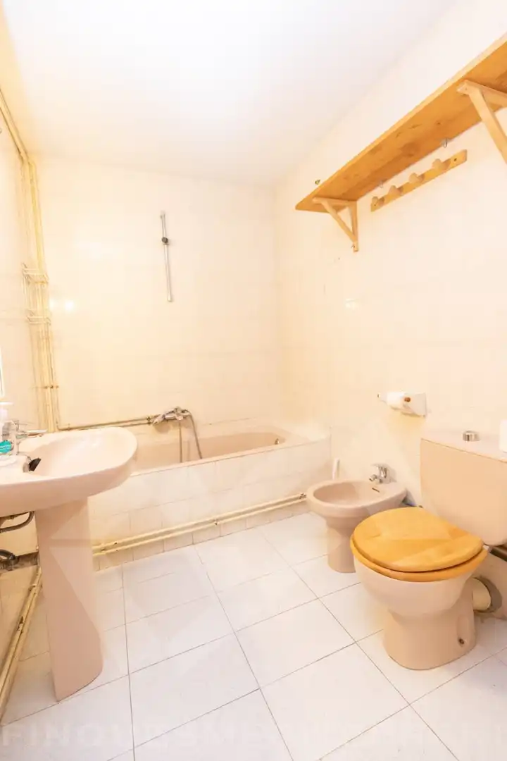 Bathroom of Flat for rent in Tarragona  with Heating, Parquet flooring and Terrace