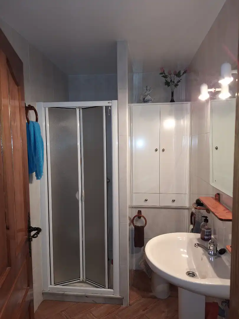 Bathroom of Houses for sale in Sancti-Spíritus (Salamanca)  with Heating, Terrace and Balcony