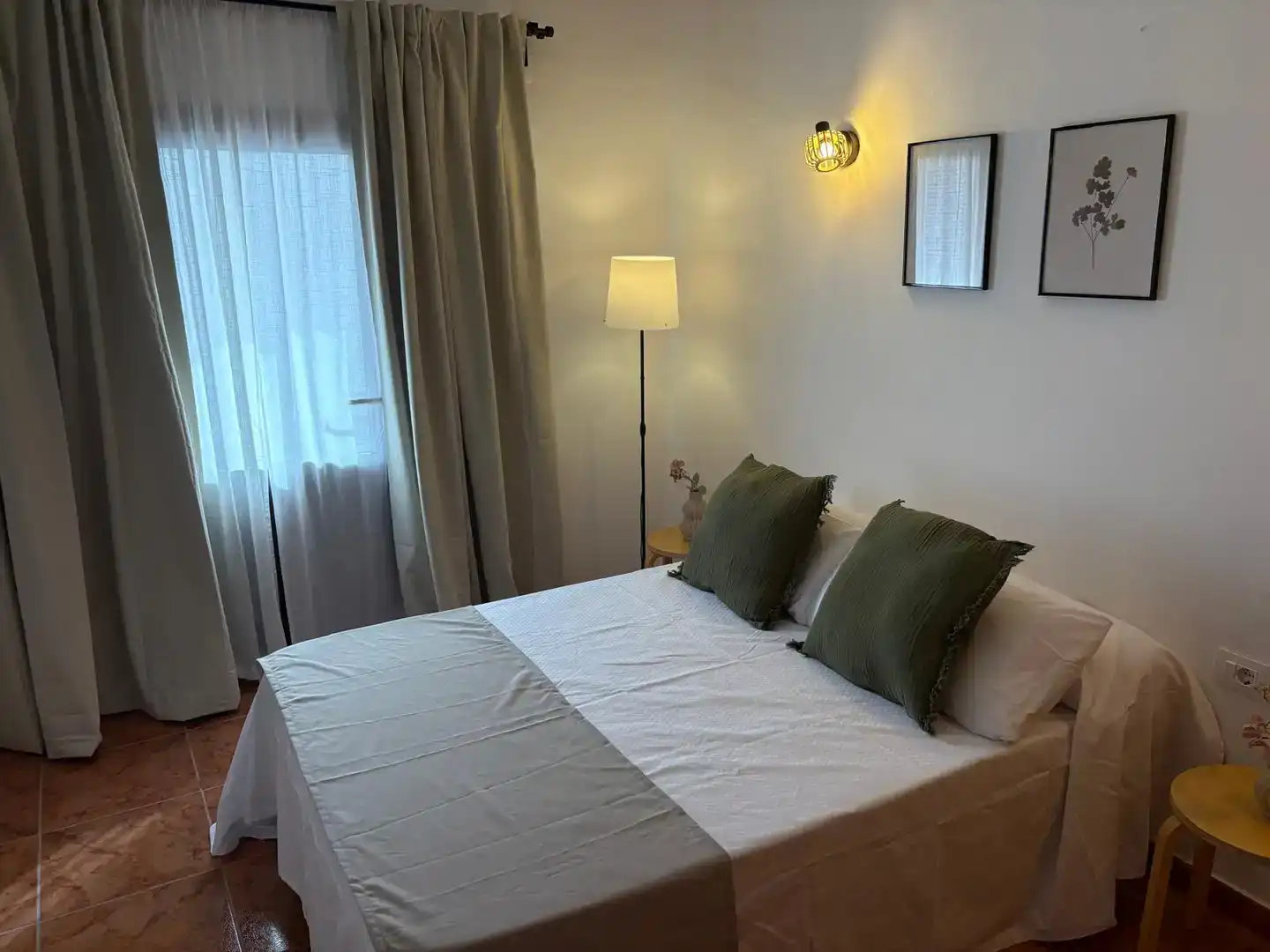 Dormitori de Casa adosada per a compartir en Santiago del Teide amb Moblat