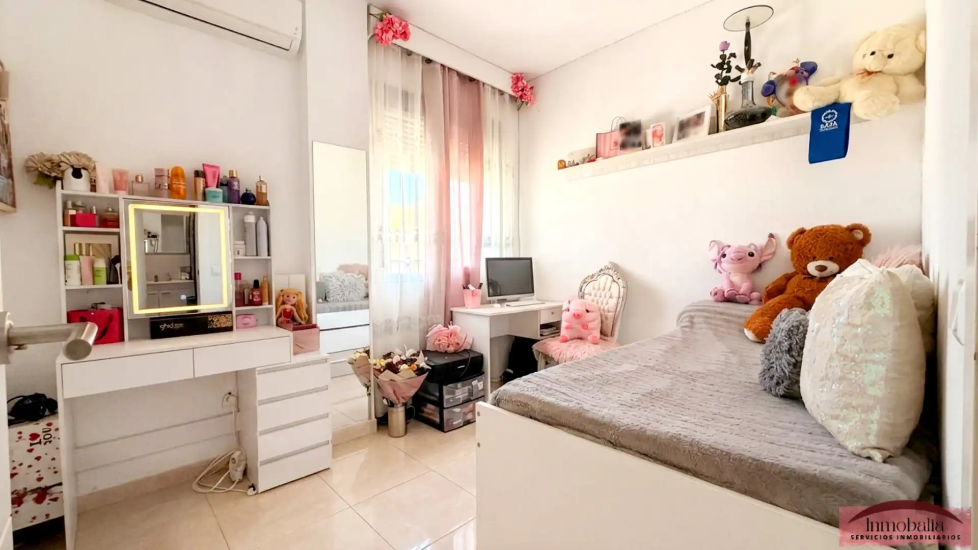 Habitación de Piso en venta en Sevilla con Aire acondicionado y Terraza