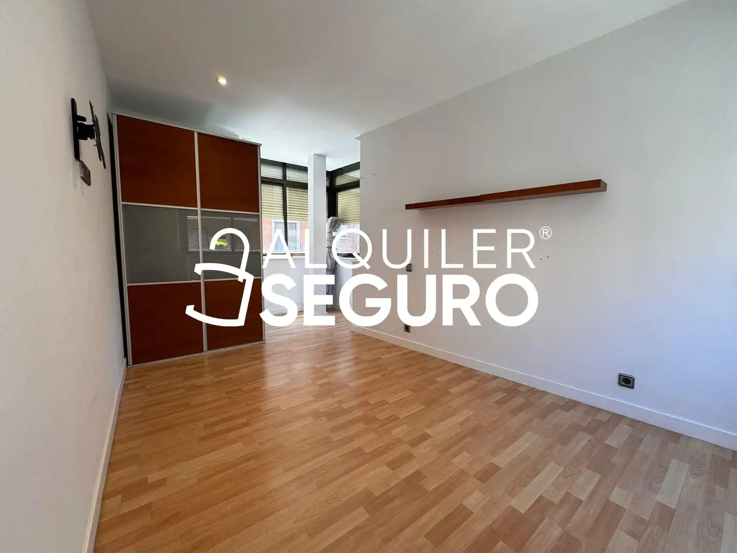 Piso de alquiler en Madrid con Calefacción y Amueblado