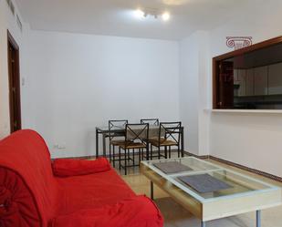 Sala d'estar de Apartament de lloguer en  Sevilla Capital amb Aire condicionat