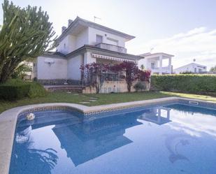 Piscina de Casa o xalet en venda en El Vendrell amb Aire condicionat, Calefacció i Terrassa