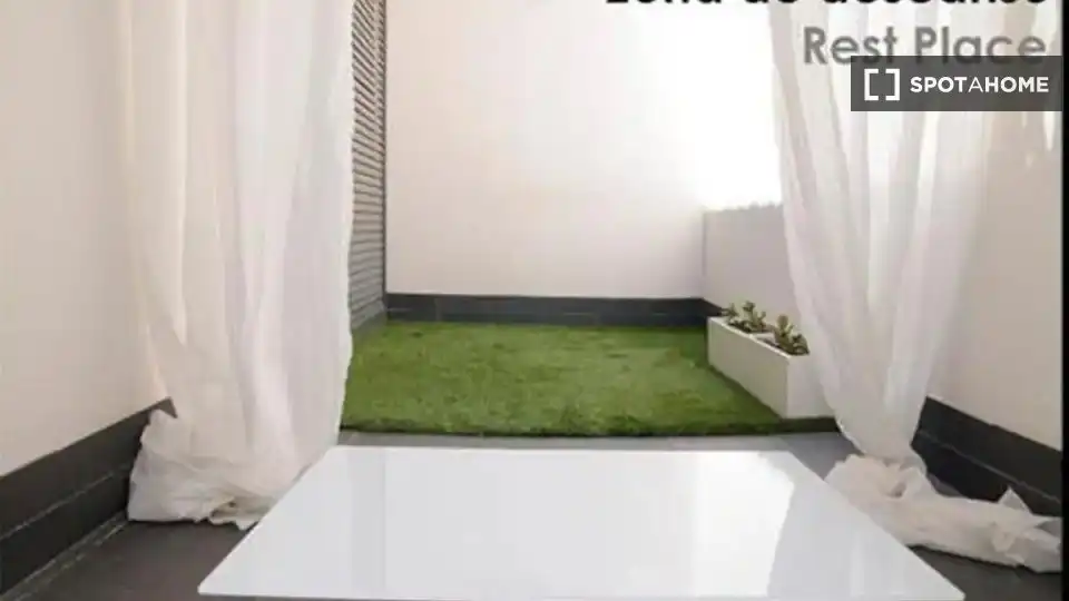 Garden of Flat for rent in Madrid  with Air Conditioner, Heating and Furnished