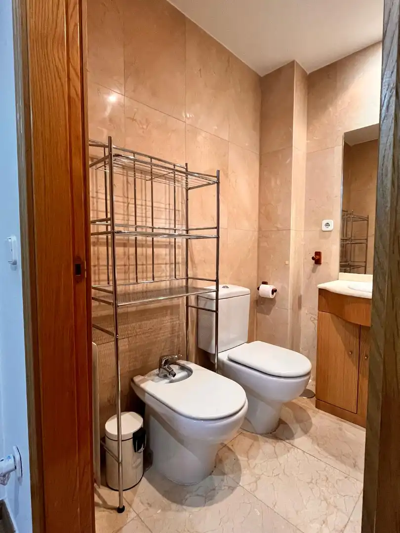 Baño de Apartamento en venta en Villanueva de la Cañada con Aire acondicionado, Calefacción y Parquet