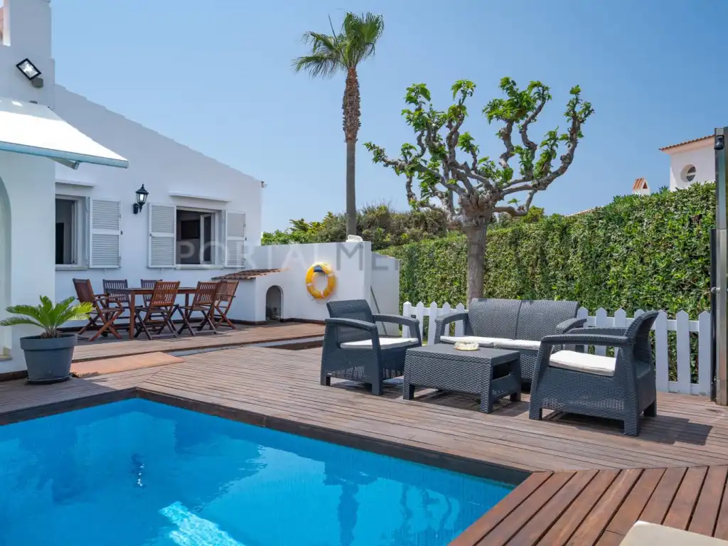 Vista exterior de Casa o xalet en venda en Ciutadella de Menorca amb Piscina