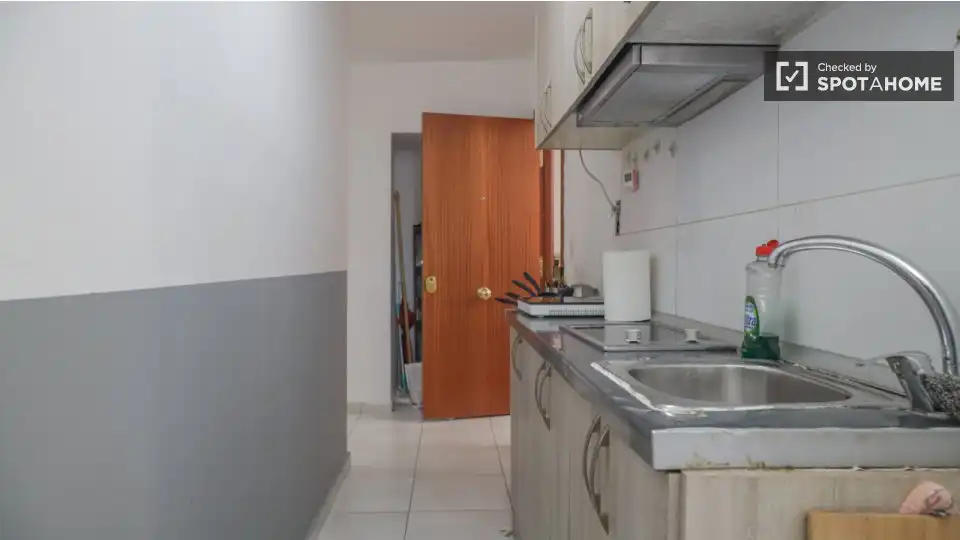 Habitación en Cortes - Huertas
