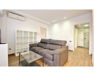 Sala d'estar de Apartament en venda en Alicante / Alacant amb Aire condicionat, Terrassa i Moblat