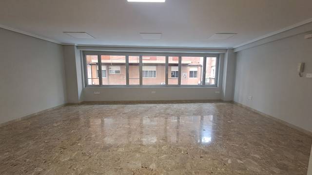 Local comercial en Alquiler en Onda