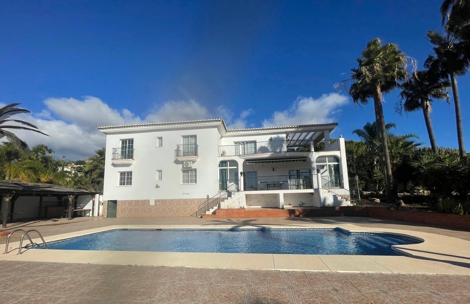 Vista exterior de Casa o chalet en venta en Benalmádena con Aire acondicionado, Jardín privado y Terraza