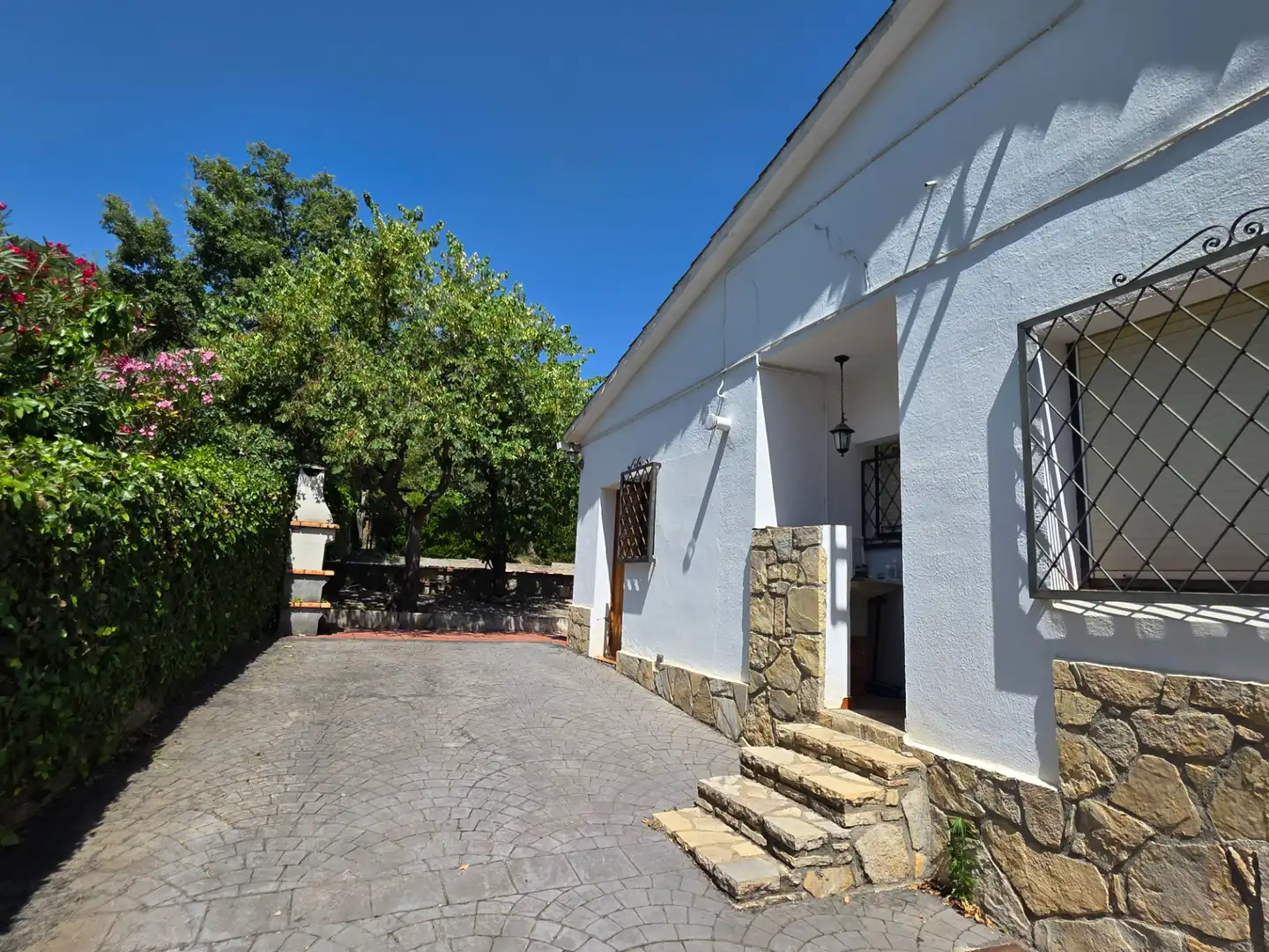 Außenansicht von Haus oder Chalet zum Verkauf in Corbera de Llobregat mit Heizung, Privatgarten und Terrasse