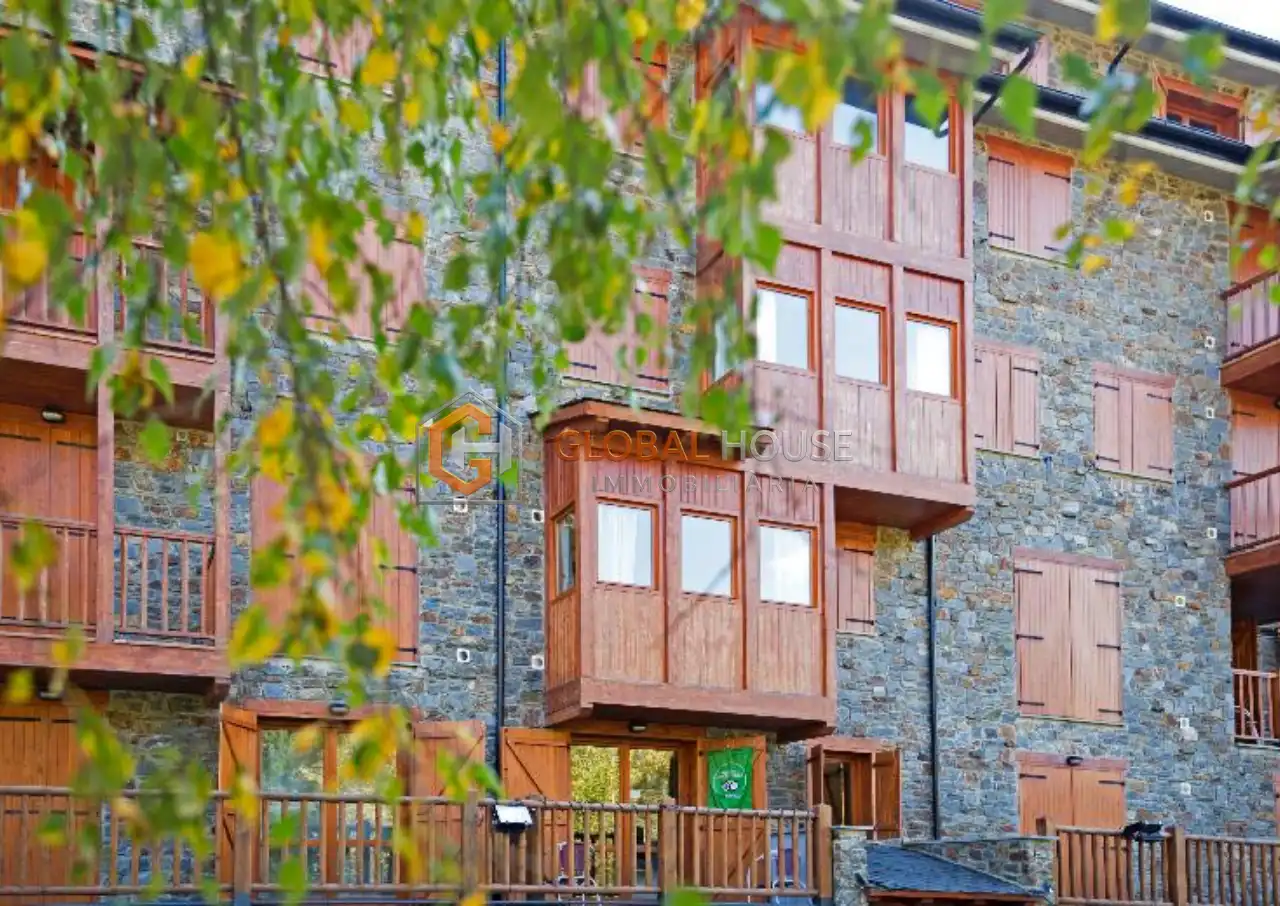 Vista exterior de Piso en venta en Canillo con Trastero