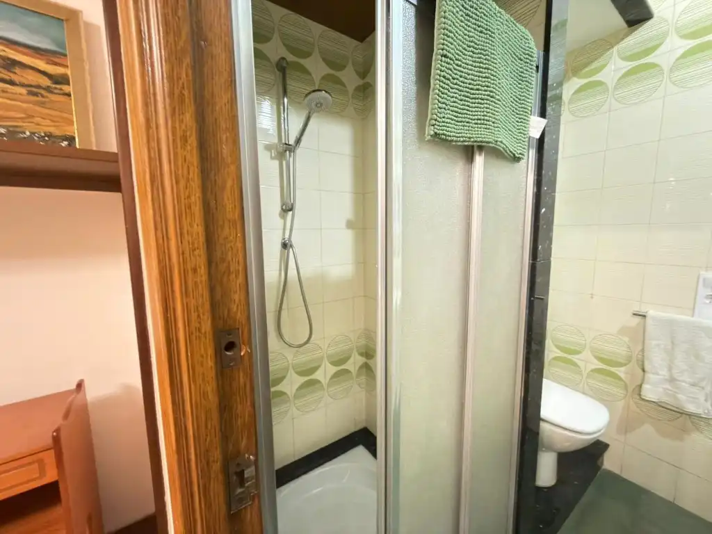 Badezimmer von Wohnung zur Miete in Valencia mit Klimaanlage, Terrasse und Möbliert